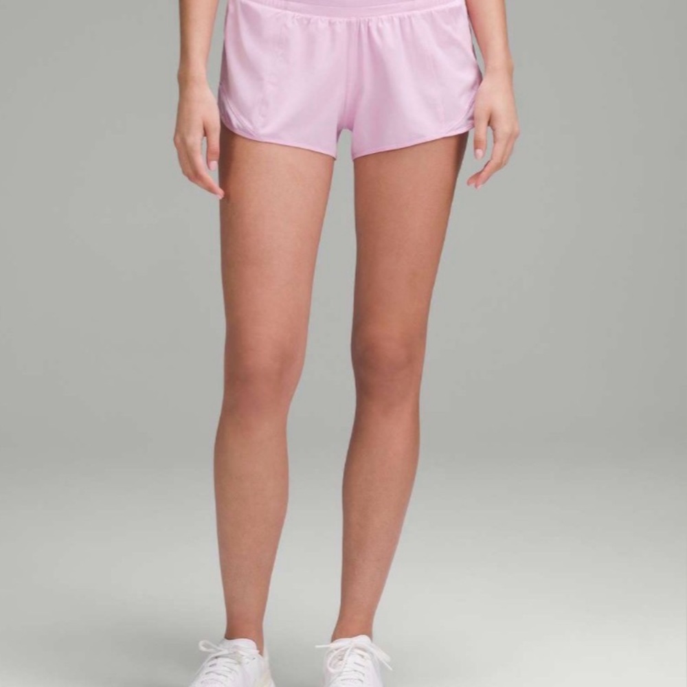 LULULEMON Hotty Hot Low-Rise Lined Short 2.5" Vital pink